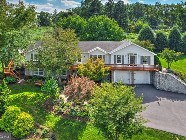 3701 E ELIZABETHTOWN ROAD, MANHEIM, PA 17545