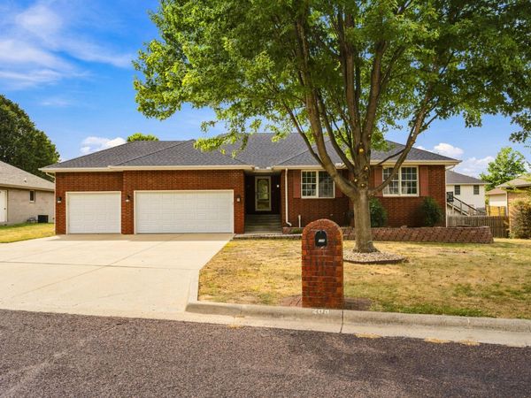 208 Miller Way , Monett, MO 65708