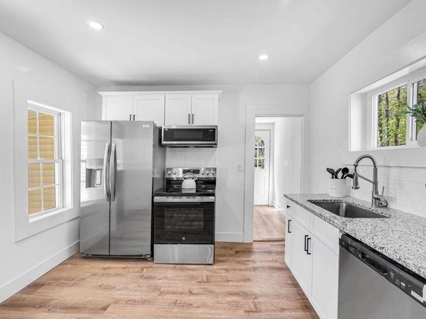 42 Washington St, Monson, MA 01057