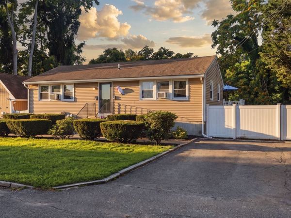 99 Central St, Unit 99, Woburn, MA 01801