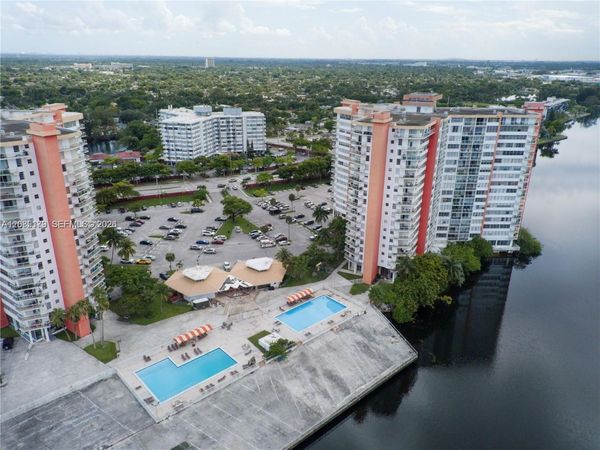 1301 NE Miami Gardens Dr , Unit 515W, Miami, FL 33179