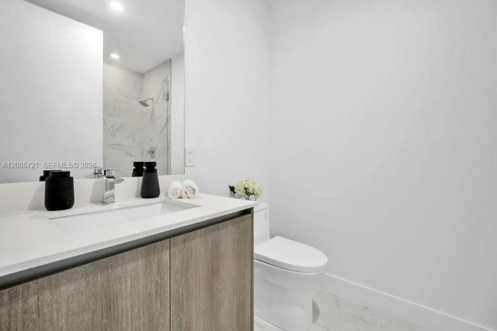 17550 Collins Ave, Unit 1003, Sunny Isles Beach, FL 33160 Photo