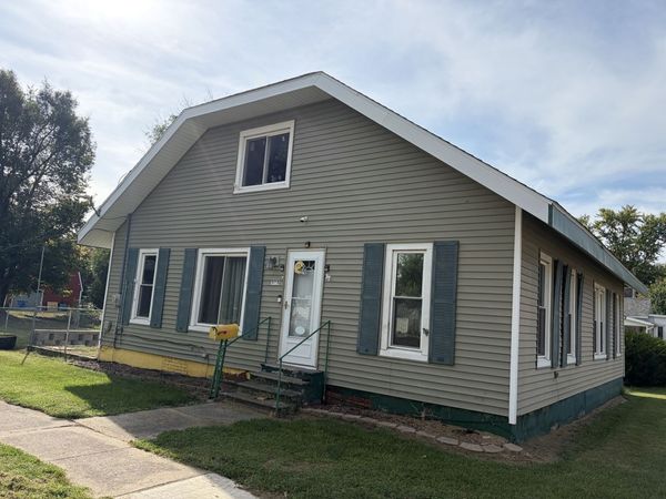323 W Chestnut Street , Mason City, IL 62664