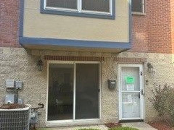 3728 Forest Avenue , Brookfield, IL 60513