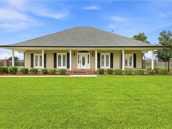 4024 COUNTRY Drive, Bourg, LA 70343
