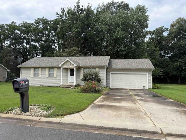 51937 Meadow Crest Drive, South Bend, IN 46628
