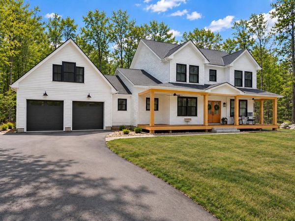 37 County Crossing, Brunswick, ME 04011