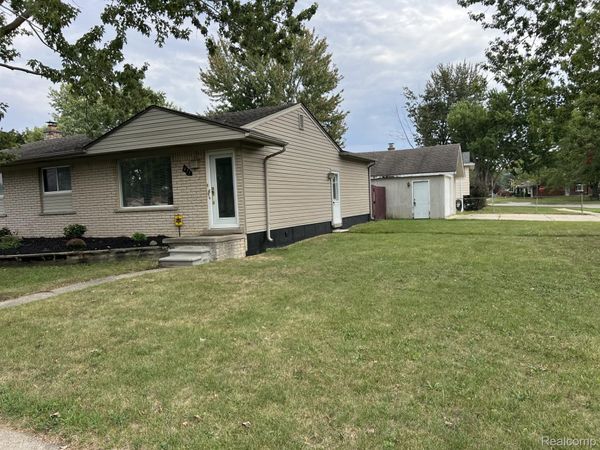 471 S John Hix Street , Westland, Mi 48186