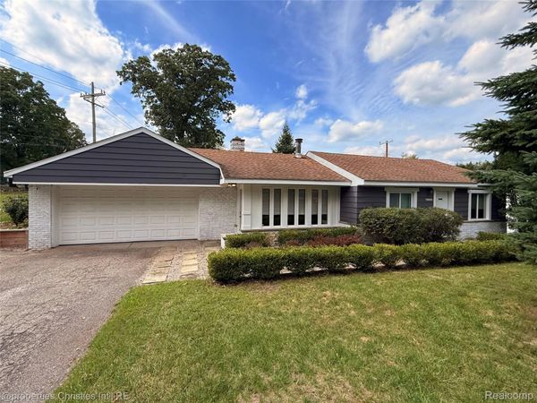 4166 Middledale Avenue , West Bloomfield Township, Mi 48323