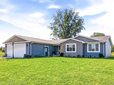 5727 Mackinaw Road , Kochville Township, Mi 48604
