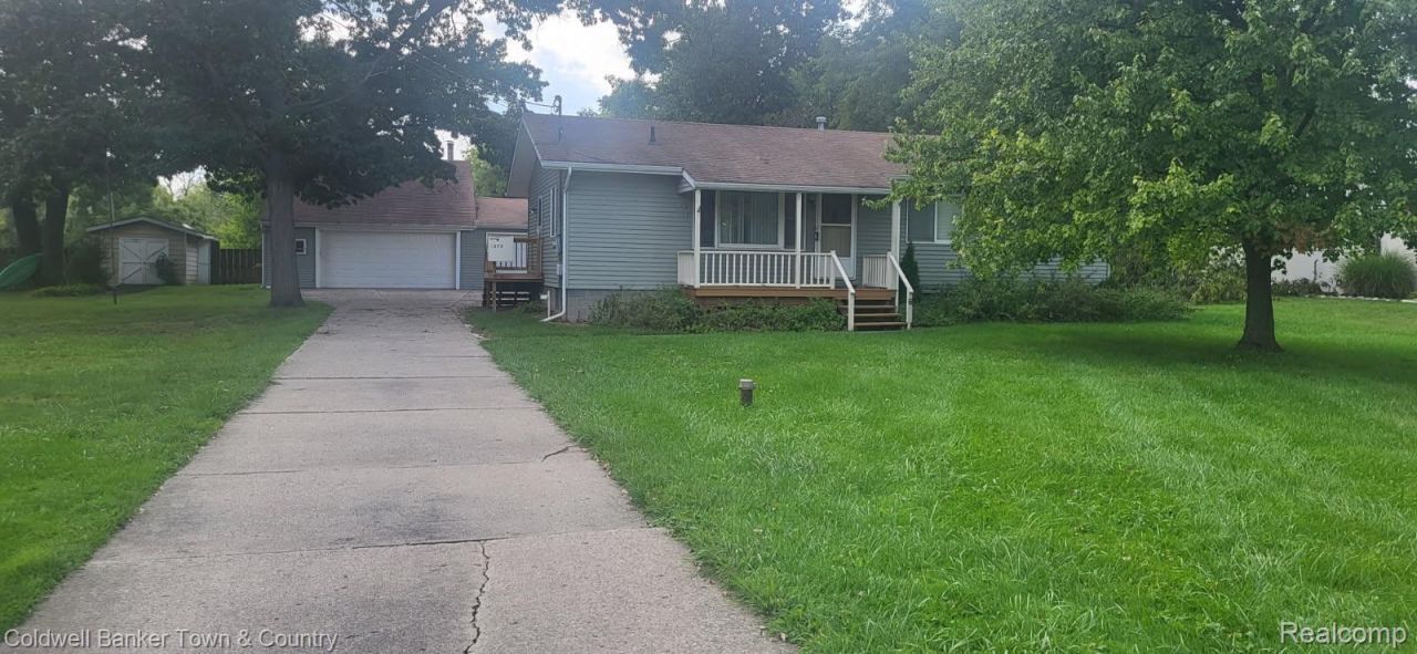 1875 Lakena Street , Hartland Township, Mi 48353 Main Photo