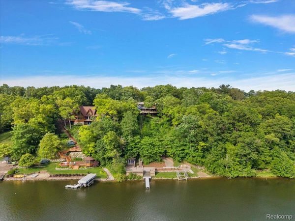 7291 Parkwood Drive , Tyrone Township, Mi 48430