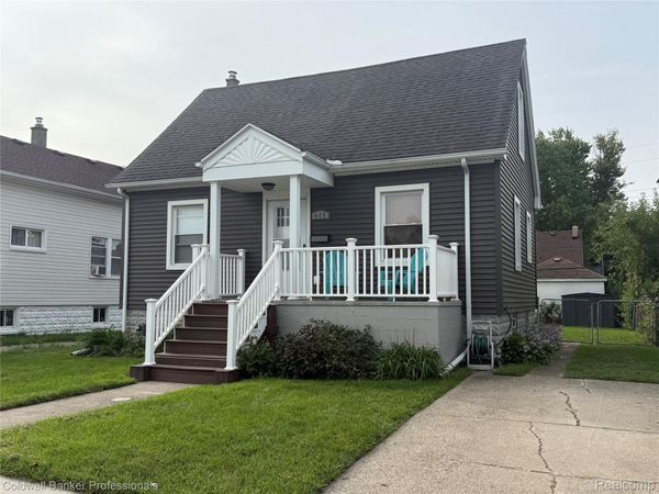 445 W Manatee Avenue , Hazel Park, Mi 48030