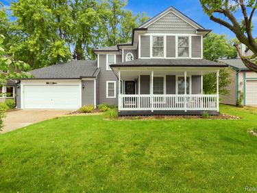 933 Abingdon Street N, Oxford Village, Mi 48371