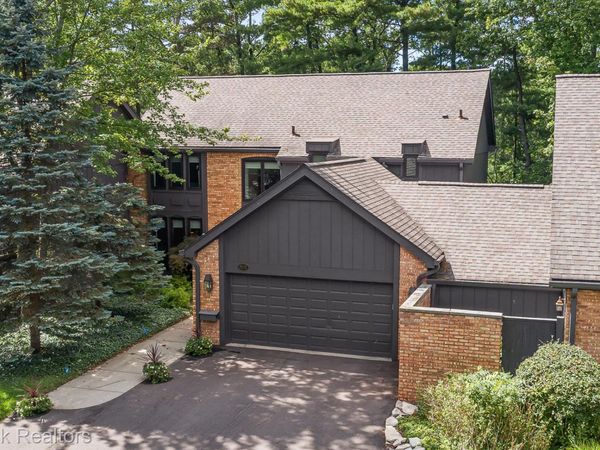 1935 Pine Ridge Lane , Bloomfield Township, Mi 48302