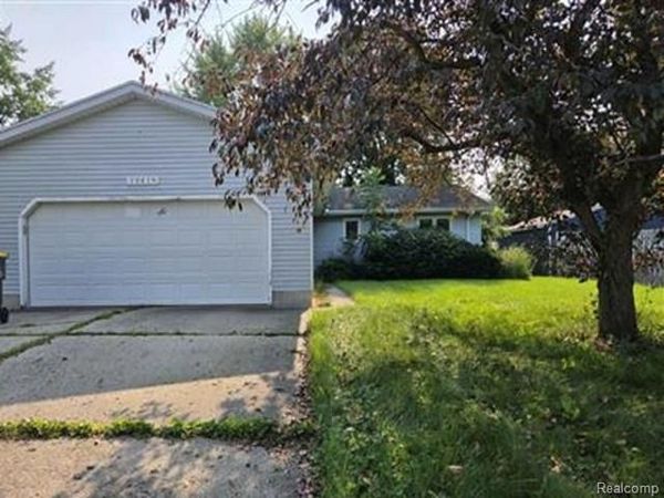 1001 S Clinton Avenue , St Johns, Mi 48879