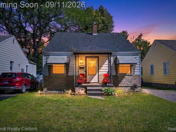 18969 Woodcrest Street, Harper Woods, Mi 48225