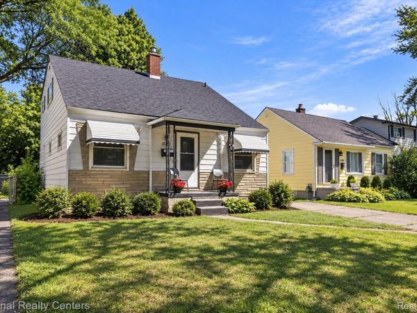 18969 Woodcrest Street, Harper Woods, Mi 48225