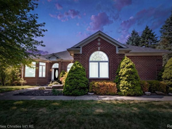 1132 Wood Trail, Oxford Township, Mi 48371