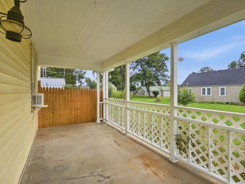 1024 Springlawn Avenue, Harrisburg, OH 43126 Photo 5
