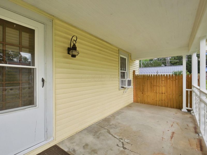 1024 Springlawn Avenue, Harrisburg, OH 43126 Photo 6
