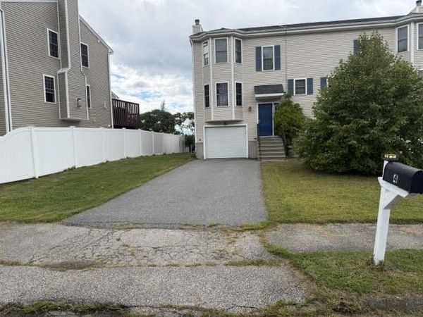 4 Pearlbush Path, Worcester, MA 01607