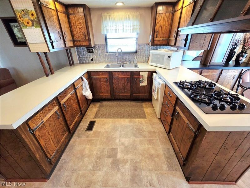 105 Virginia Avenue, Elyria, OH 44035 Photo 6