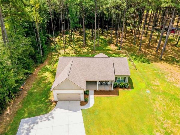 4079 Primrose Road , Grantville, GA 30220