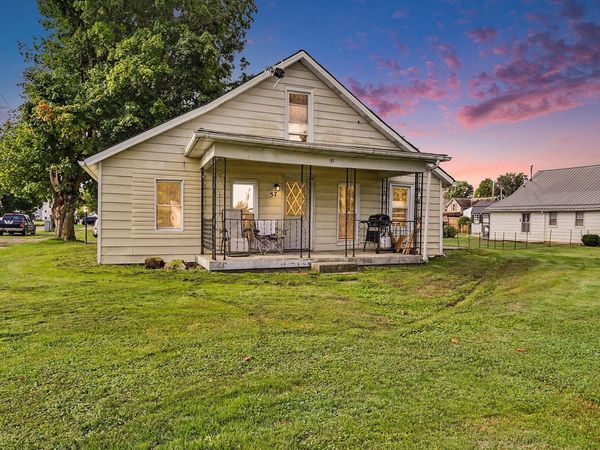 57 W 1st Street W, Frazeysburg, OH 43822