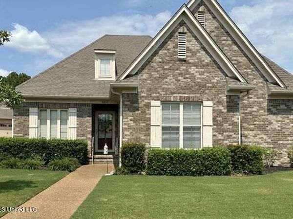 5914 W Foxdale Loop, Southaven, MS 38672