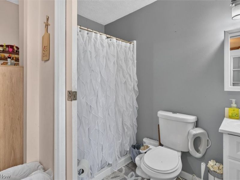 2227 E 30th Street, Lorain, OH 44055 Photo 17