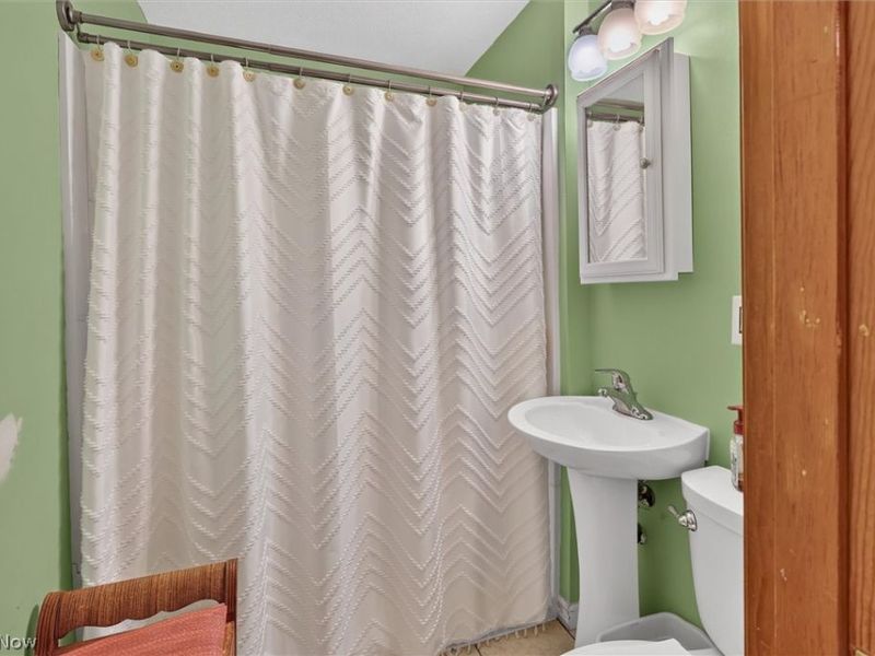 2227 E 30th Street, Lorain, OH 44055 Photo 25