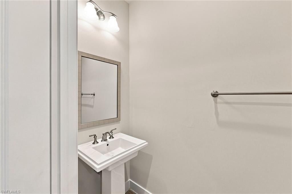 13013 Pembroke Dr, Naples, FL 34105 Photo