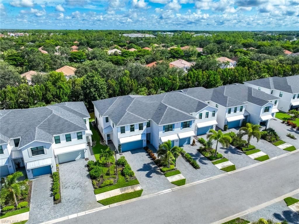 13013 Pembroke Dr, Naples, FL 34105 Photo