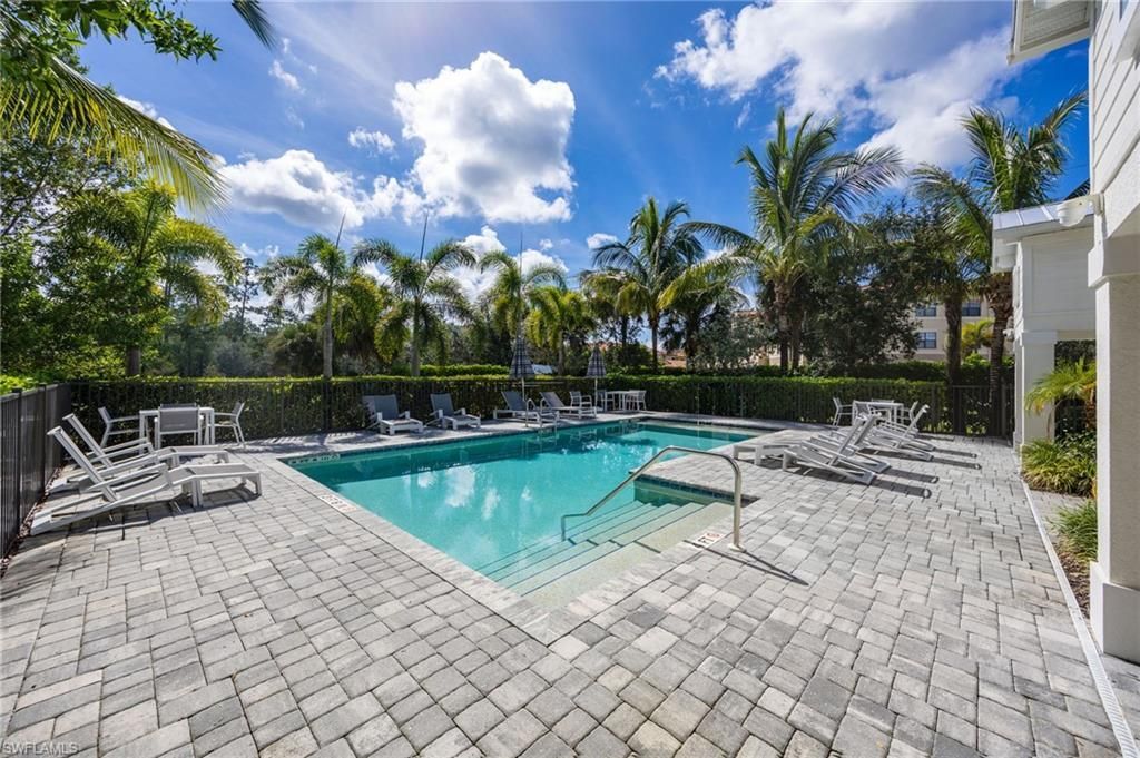 13013 Pembroke Dr, Naples, FL 34105 Photo