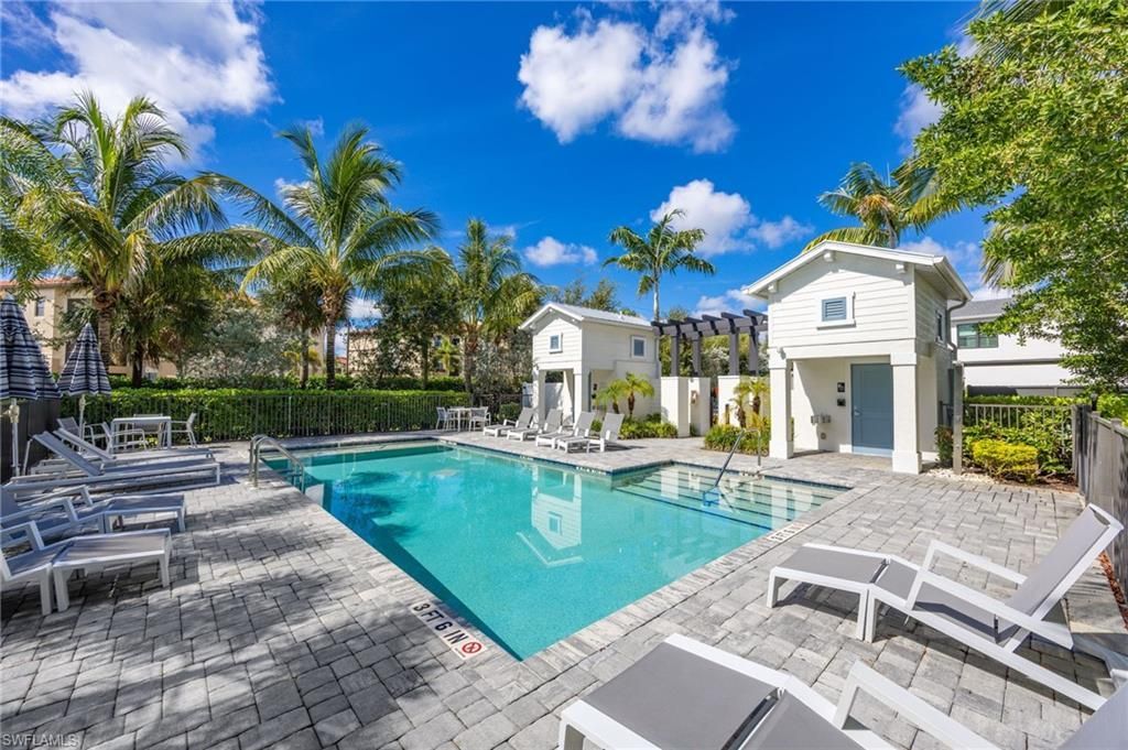 13013 Pembroke Dr, Naples, FL 34105 Photo