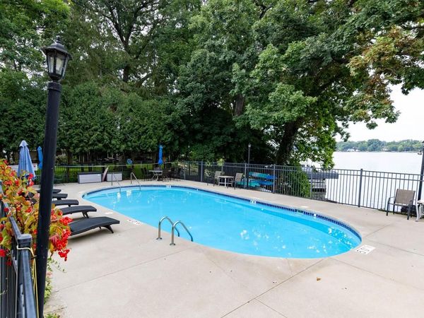 320 E Pleasant STREET, Oconomowoc, WI 53066