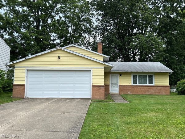 5611 Marine Parkway , Mentor on the Lake, OH 44060