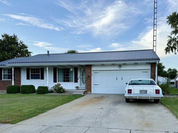 913 Canterbury Drive, Celina, OH 45822