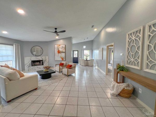 1229 Greystone Ln, Pensacola, FL 32514