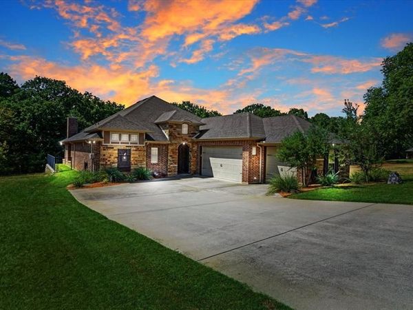 304 Dublin Circle, Gordonville, TX 76245