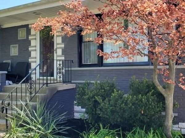 2935 W 100th Place , Evergreen Park, IL 60805