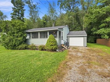 933 Ray Avenue NE, New Philadelphia, OH 44663