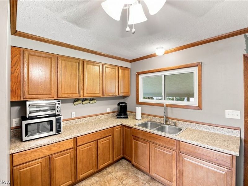 933 Ray Avenue NE, New Philadelphia, OH 44663 Photo 12