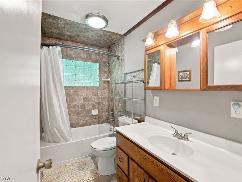 933 Ray Avenue NE, New Philadelphia, OH 44663 Photo 17