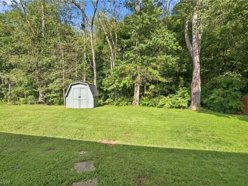 933 Ray Avenue NE, New Philadelphia, OH 44663 Photo 22
