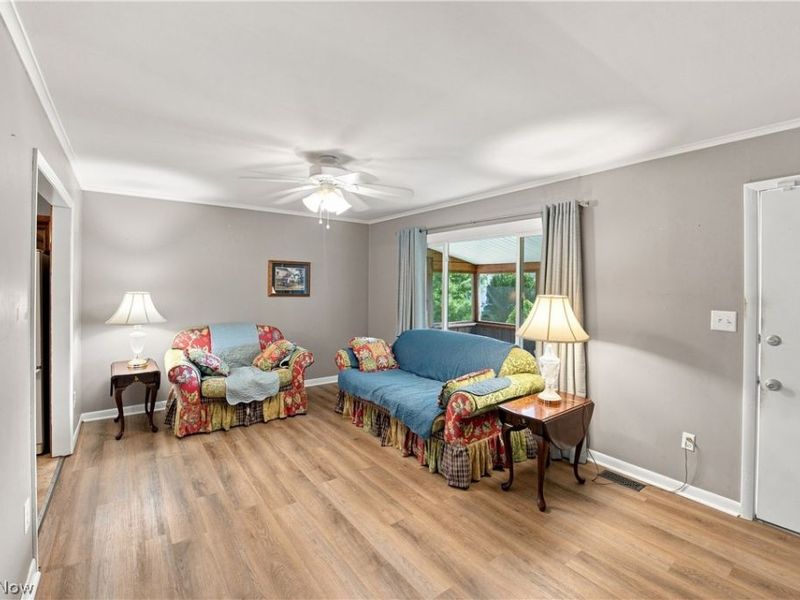 933 Ray Avenue NE, New Philadelphia, OH 44663 Photo 5
