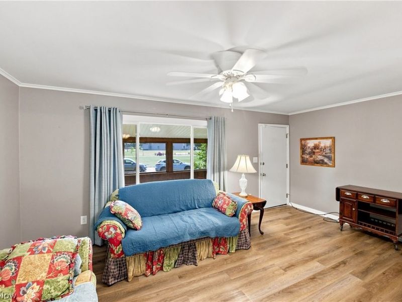 933 Ray Avenue NE, New Philadelphia, OH 44663 Photo 7
