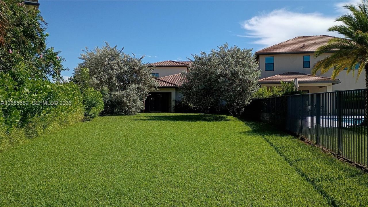 1280 SW 113th Way, Pembroke Pines, FL 33025 Photo