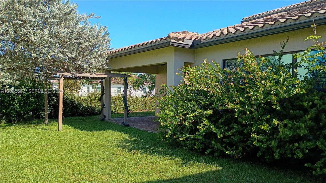 1280 SW 113th Way, Pembroke Pines, FL 33025 Photo